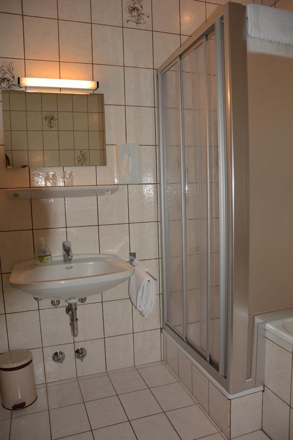 Hotel Restaurant "Zur Post" Holdorf ภายนอก รูปภาพ