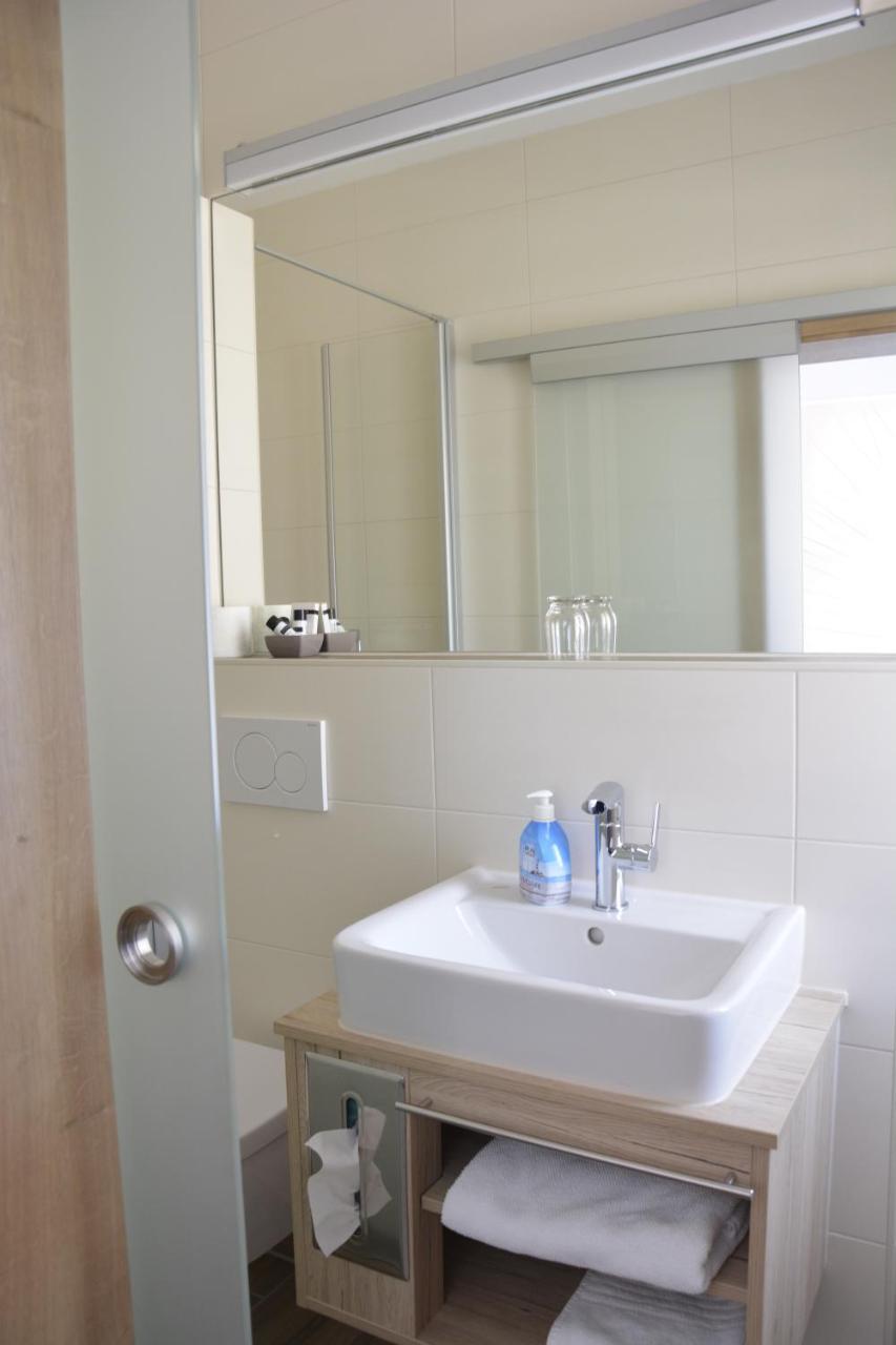 Hotel Restaurant "Zur Post" Holdorf ภายนอก รูปภาพ